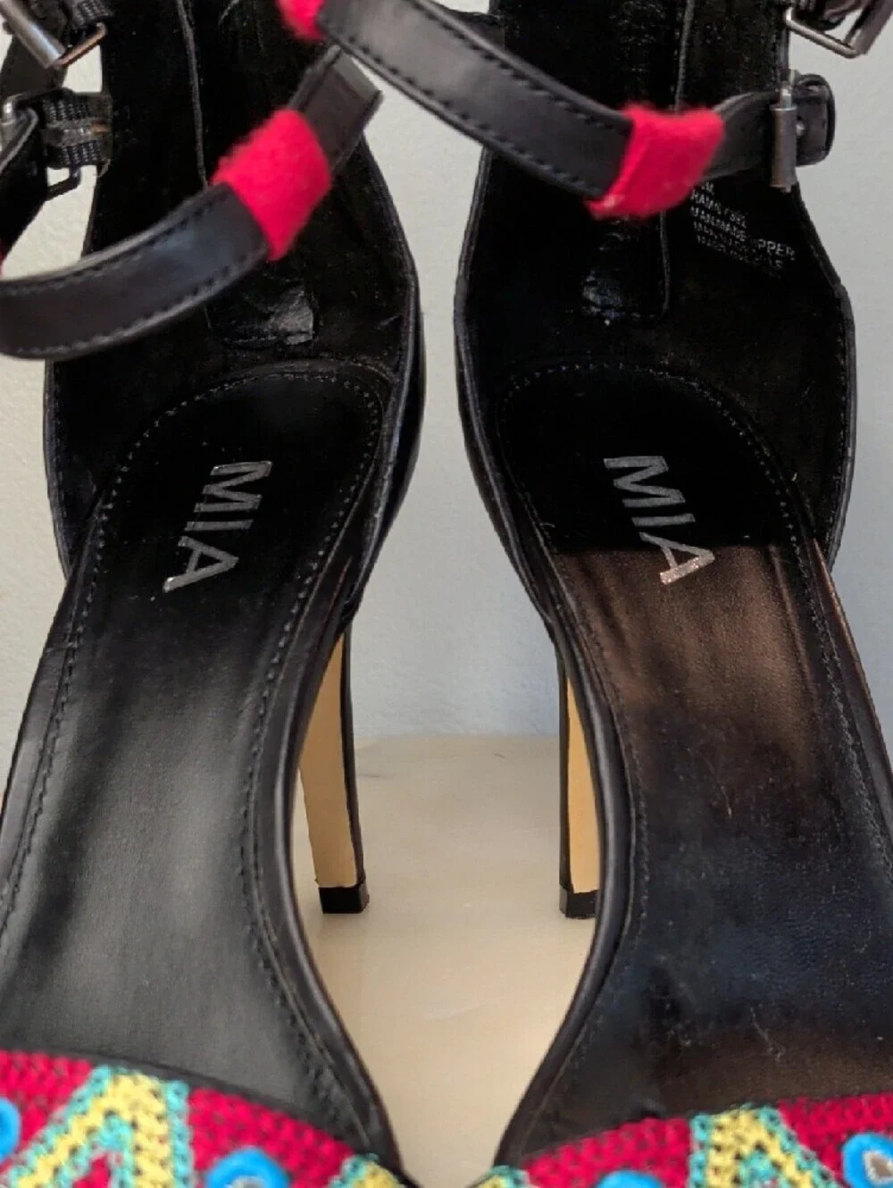 MIA stylish open